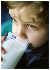Allergia al latte: il rimedio  scaldarlo
