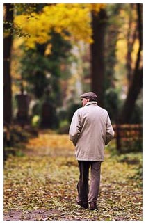 Parkinson: camminare migliora la riabilitazione Parkinson: camminare migliora la riabilitazione