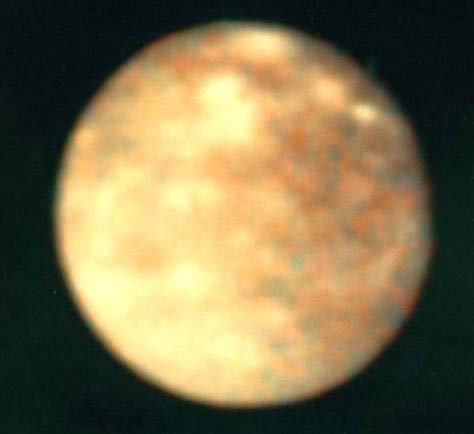 Titano visto al telescopio