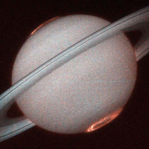 Aurore sui poli di Saturno