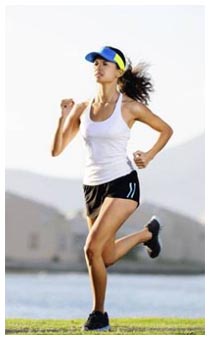 La dieta per dimagrire è meglio degli esercizi Donna che corre per dimagrire