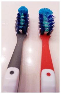 Quando cambiare lo spazzolino da denti? Spazzolino nuovo e spazzolino dopo 3 mesi