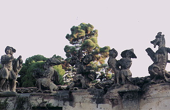 La villa maledetta - statua